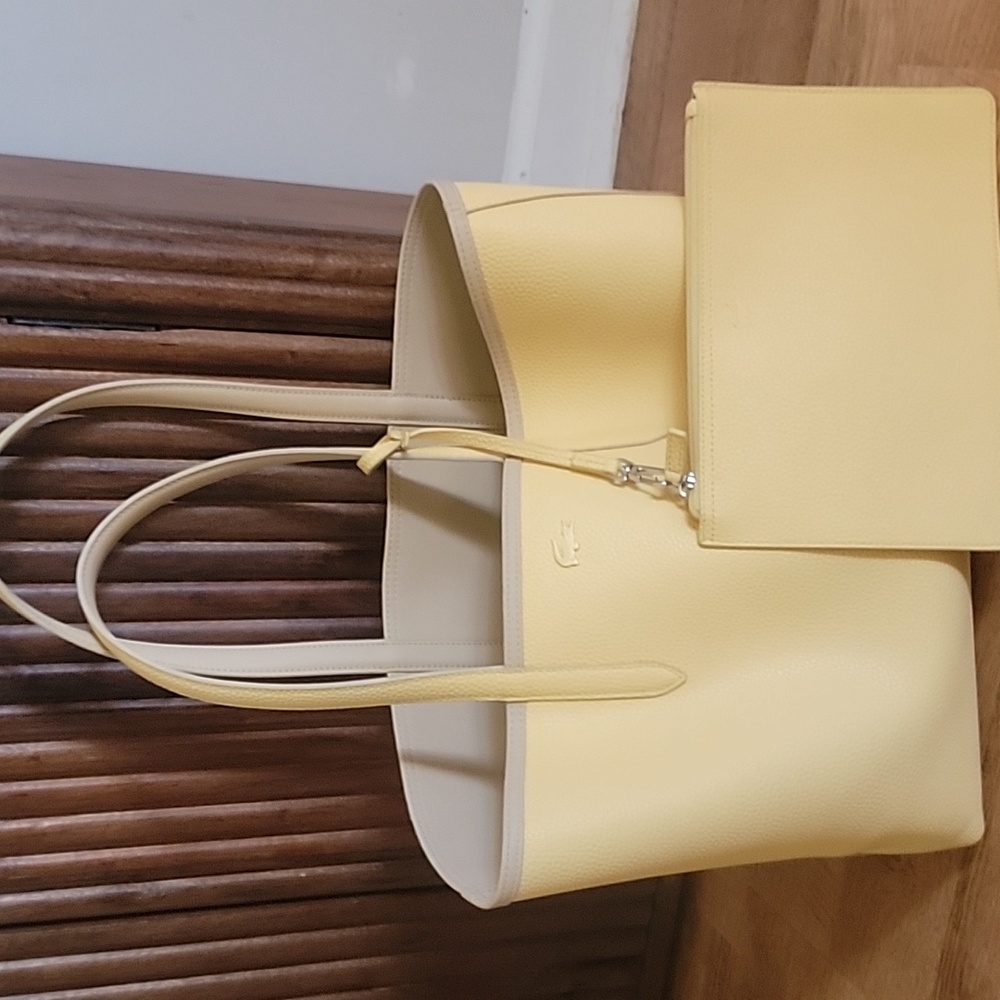 Lacoste Womens Anna Tote Bag purse With Zippered Pocket Bag, LIKE NEW!